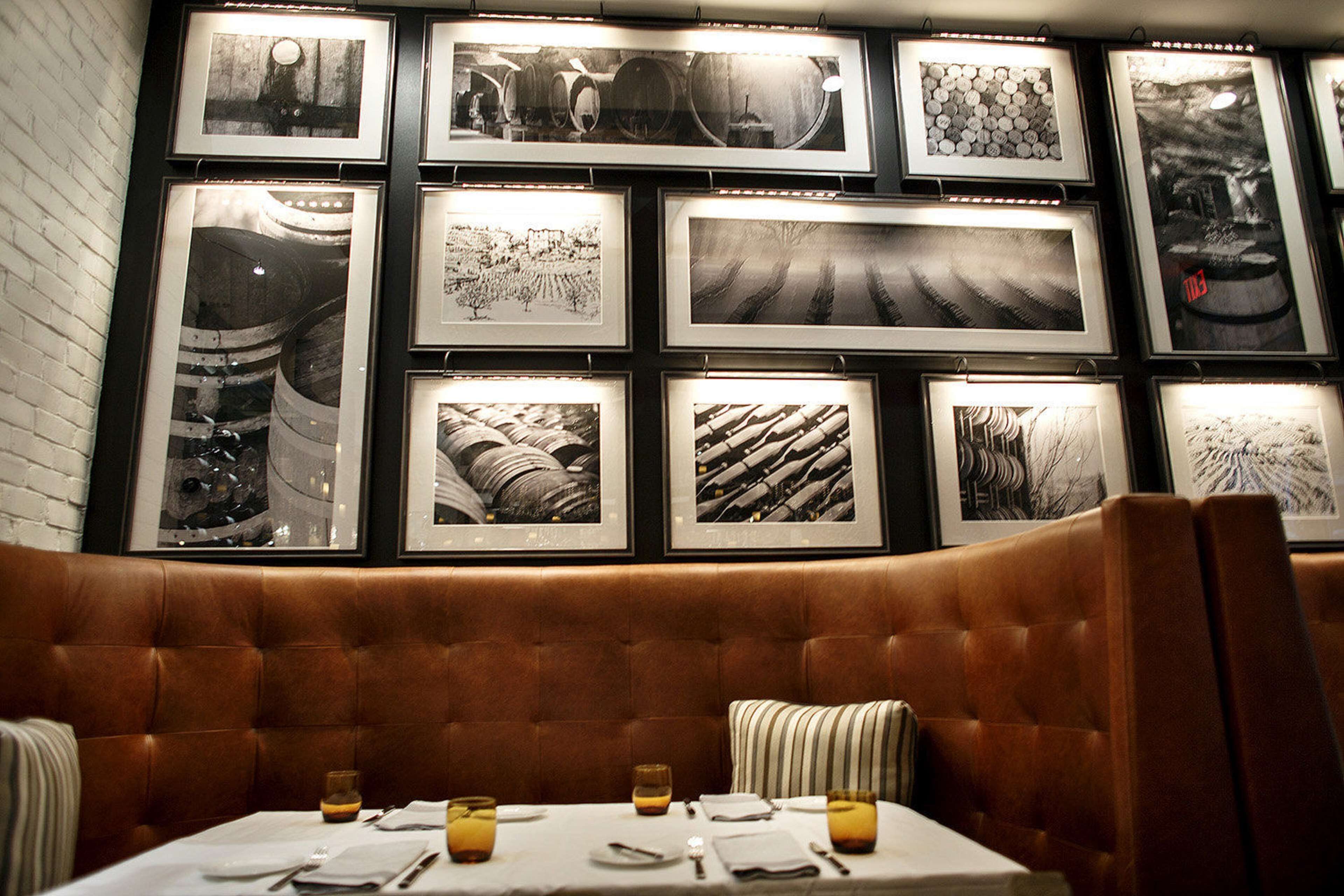 2 restaurants, breakfast served