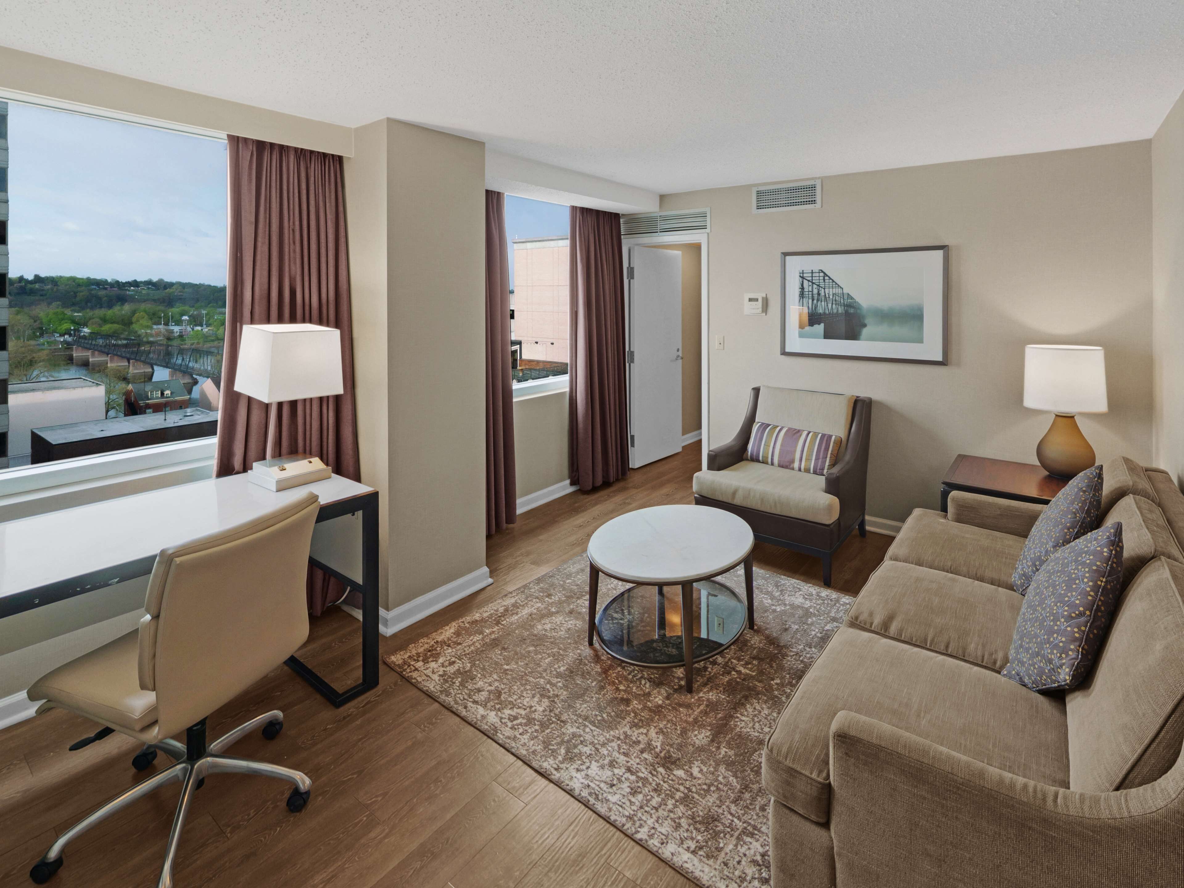 standard room | premium bedding, in-room safe, laptop workspace, blackout curtains