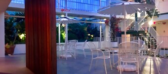 Oasis Inn