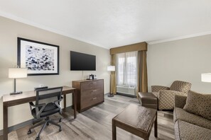 Suite, 1 King Bed with Sofa bed, Non Smoking, Jetted Tub (with Sofabed) | Pillowtop beds, individually decorated, individually furnished, desk - Best Western Airport Albuquerque InnSuites Hotel & Suites (Albuquerque)