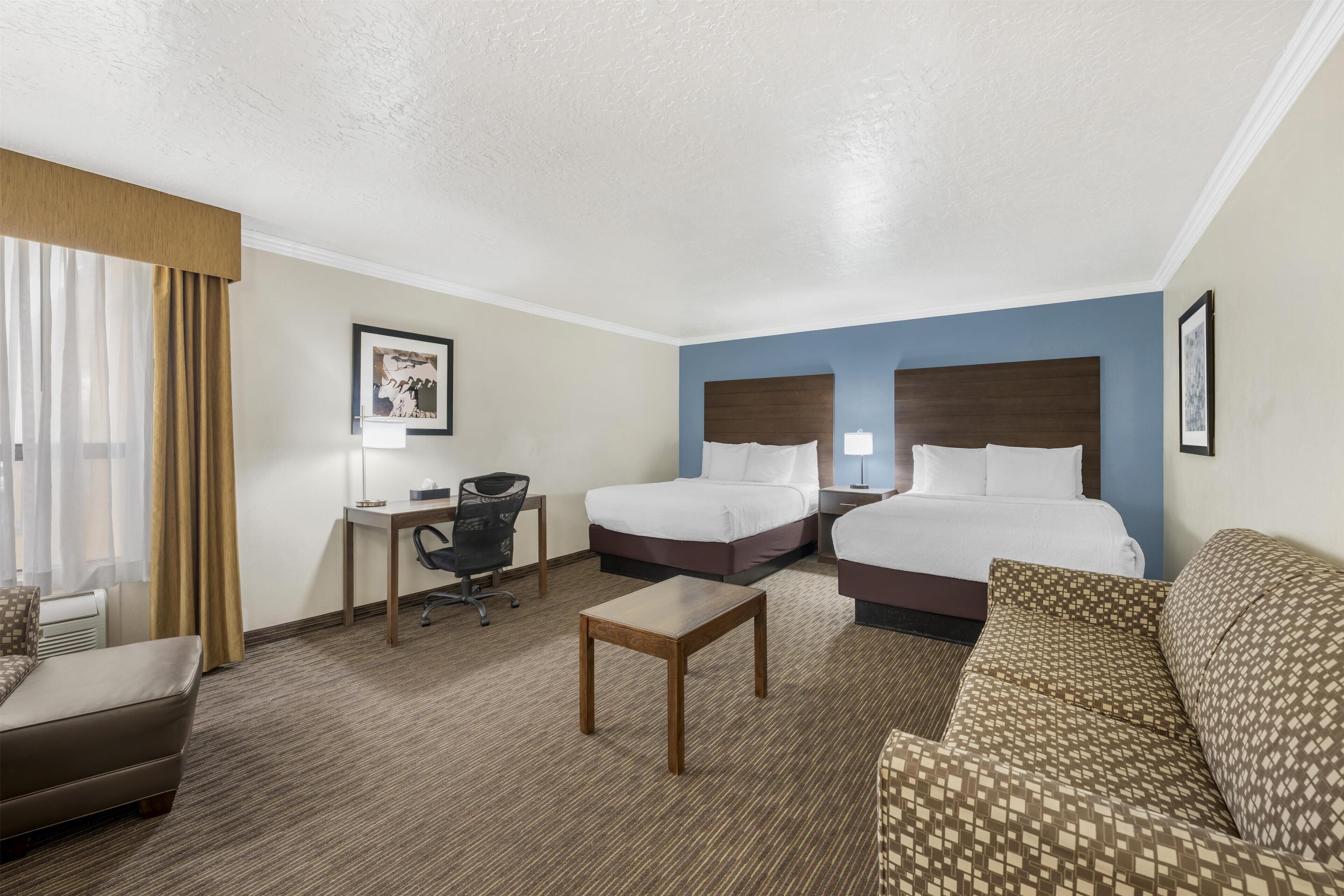 Pillow-top beds, individually decorated, individually furnished, desk