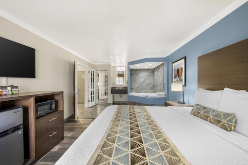 Best Western Airport Albuquerque InnSuites Hotel & Suites