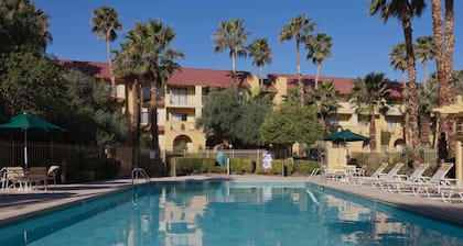 La Quinta Inn & Suites by Wyndham Las Vegas Airport N Conv.