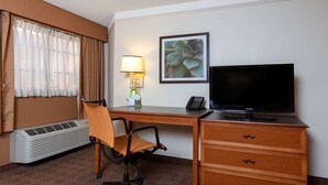 Interior - La Quinta Inn & Suites by Wyndham Las Vegas Airport N Conv. (Las Vegas)