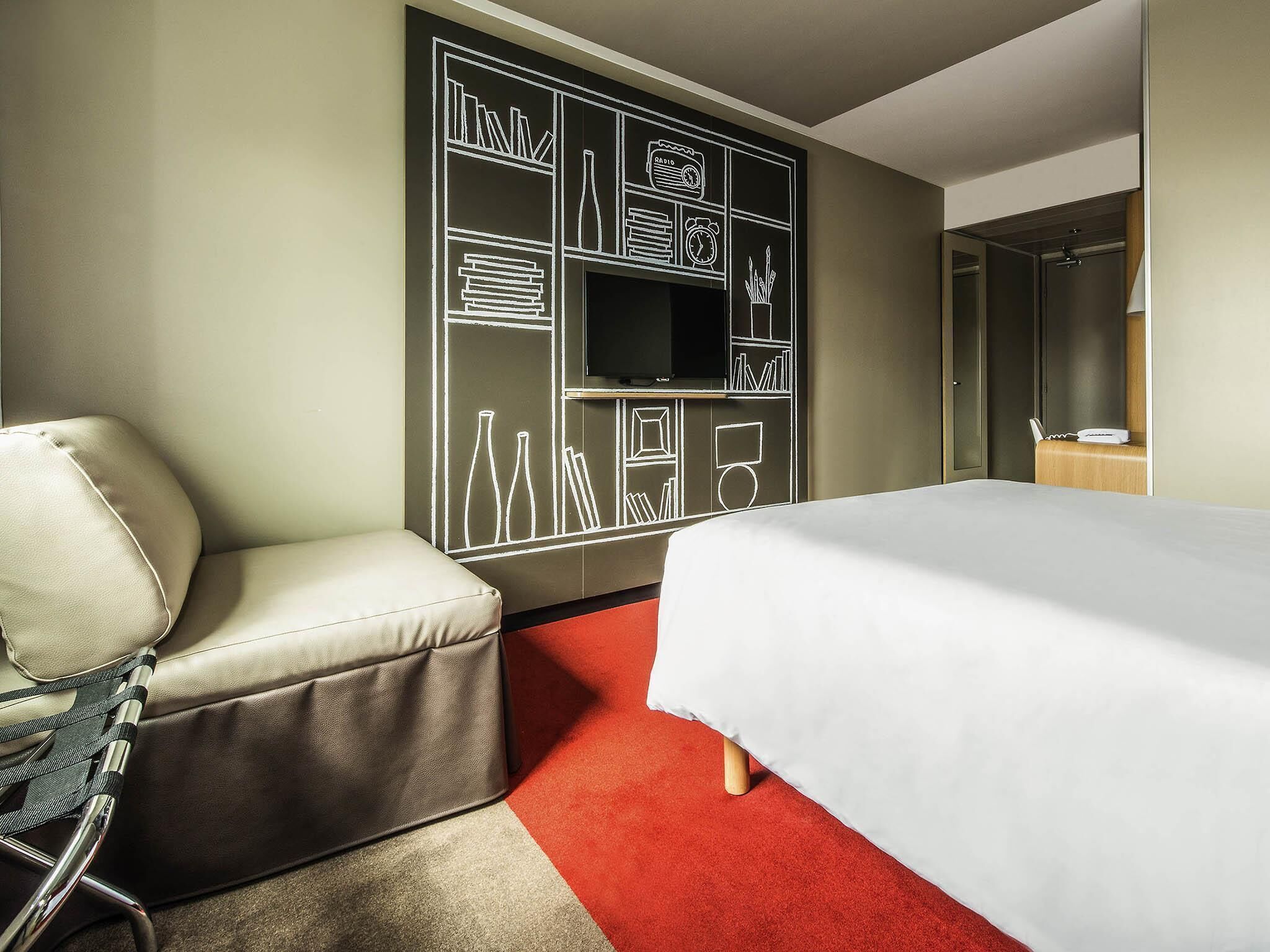 Premium bedding, in-room safe, desk, soundproofing
