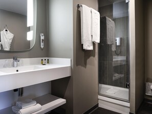 Premium bedding, in-room safe, desk, soundproofing - ibis Nanterre la Défense (Nanterre)