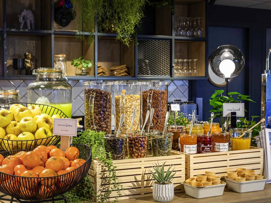 Café da manhã com buffet todos os dias mediante uma taxa