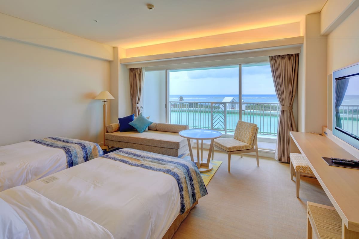 Premium bedding, down duvets, minibar, in-room safe