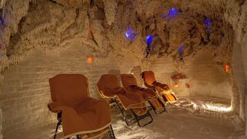 Sauna, hot tub, steam room, body treatments, hydrotherapy, aromatherapy