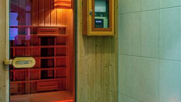 Sauna, hot tub, ruang uap, perawatan tubuh, hidroterapi, dan aromaterapi