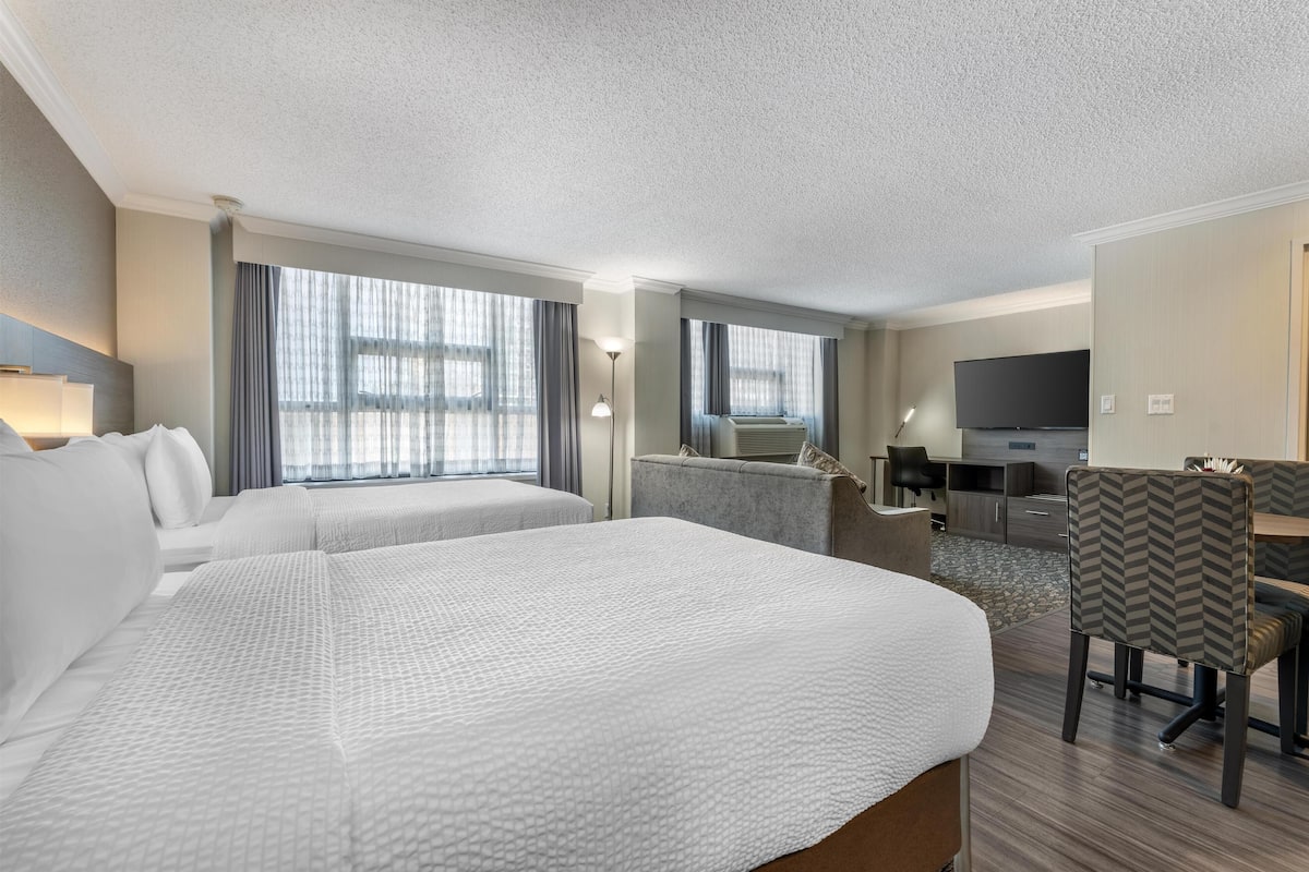 Suite, 2 Double Beds, Non Smoking, Kitchen (with Sofabed, Full Kitchen) | In-room safe, desk, laptop workspace, iron/ironing board