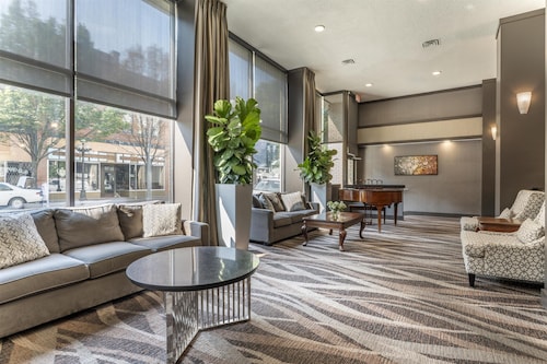 Best Western Plus Carlton Plaza Hotel