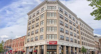 Best Western Plus Carlton Plaza Hotel