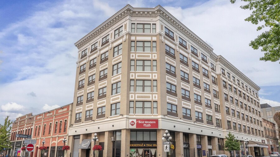 Best Western Plus Carlton Plaza Hotel