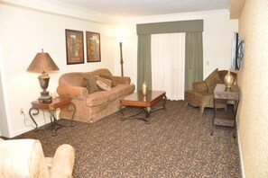 TV, DVD player - Toscana Suites (Kissimmee)