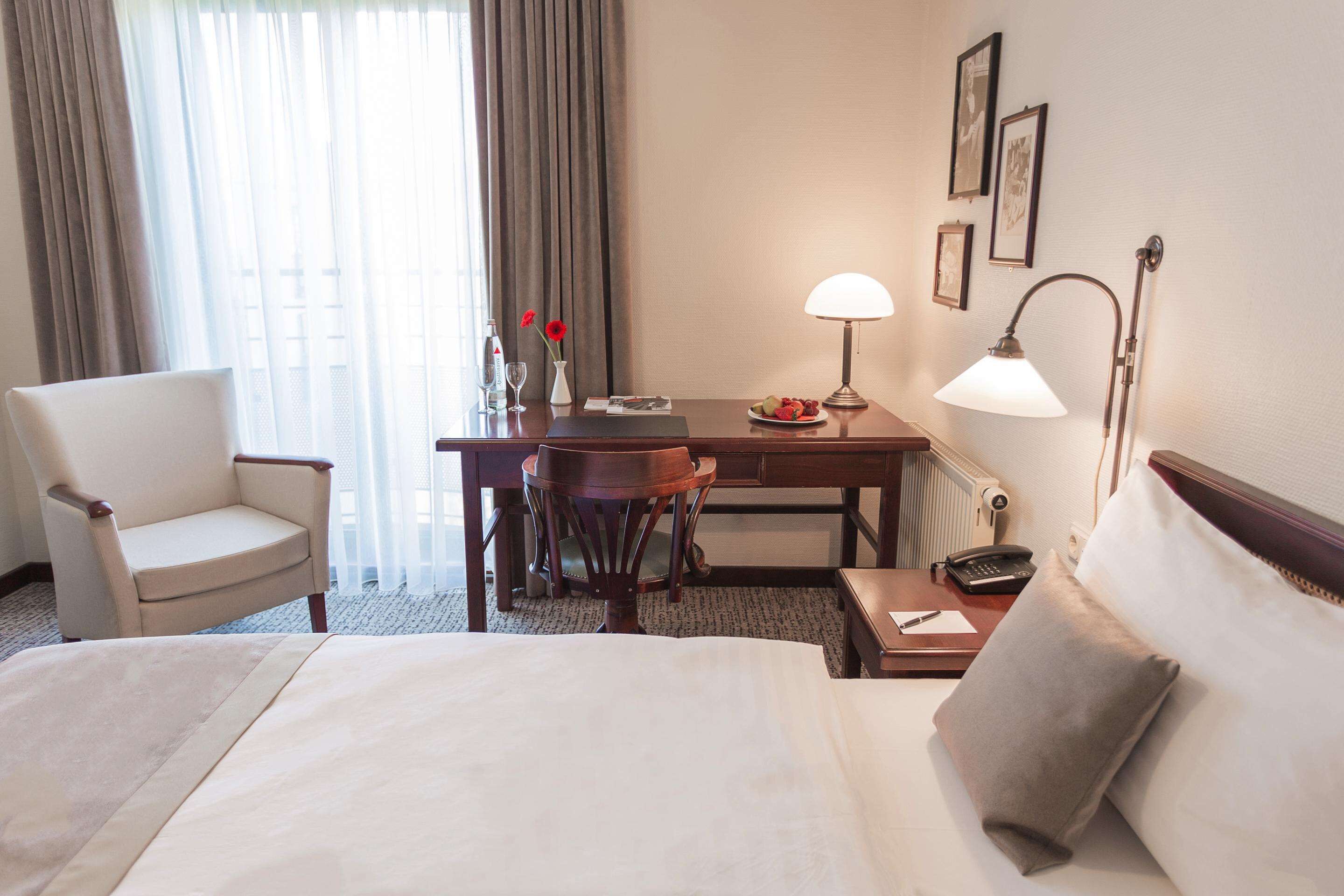 hypo-allergenic bedding, in-room safe, desk, laptop workspace