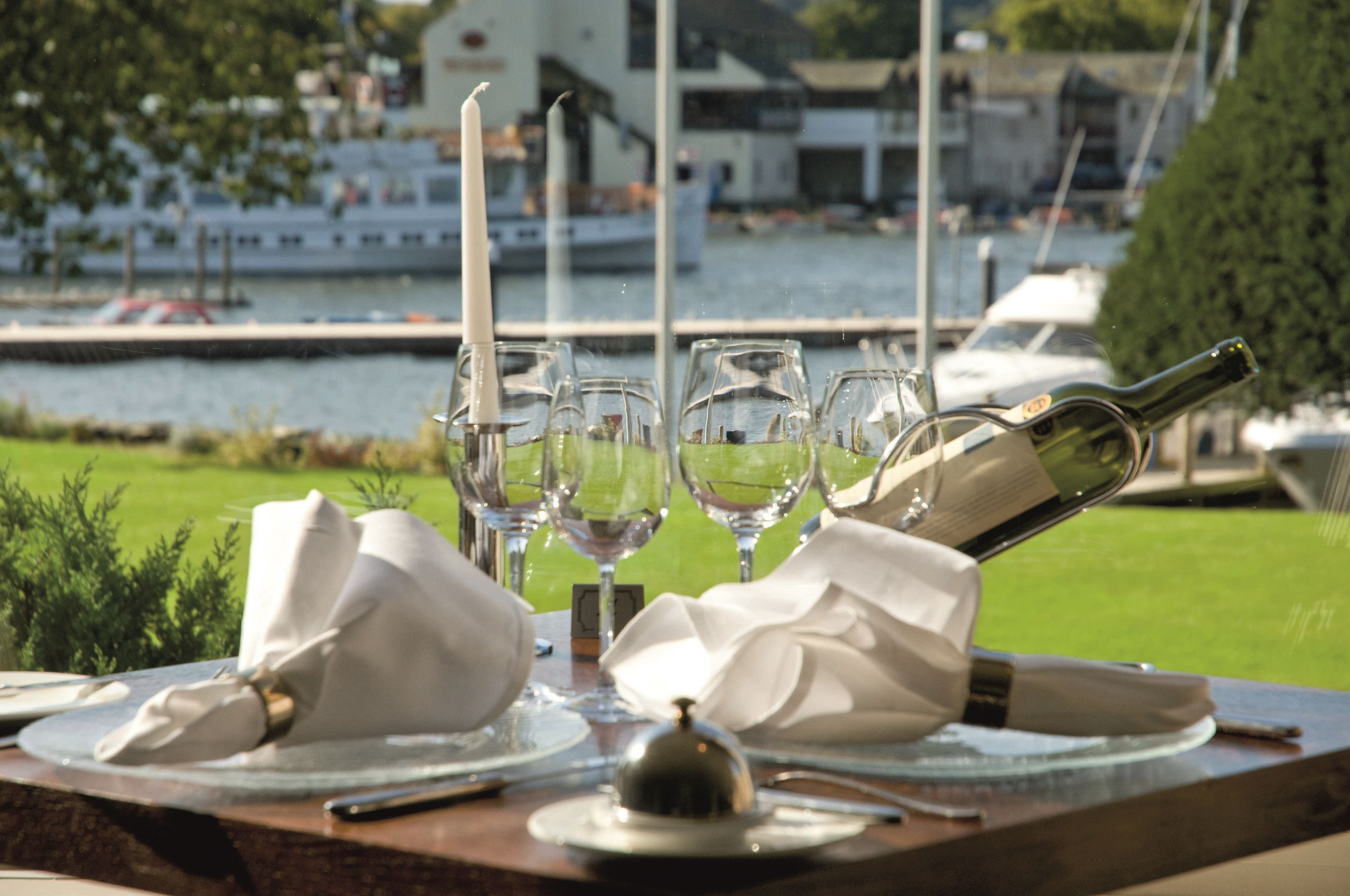 breakfast, dinner served; british cuisine, garden views