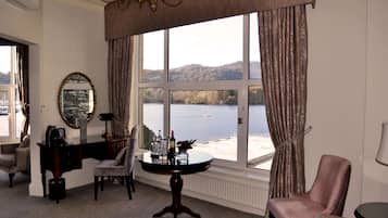 Superior Suite, 1 Double Bed | Premium bedding, in-room safe, desk, blackout drapes