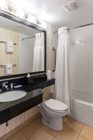 Secador de pelo y toallas