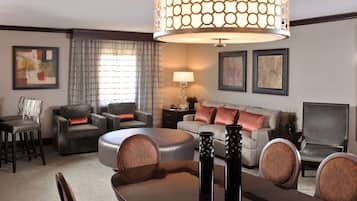 Presidential Suite, 1 King Bed | Living area | 37-inch LCD TV with satellite channels, Smart TV, Netflix