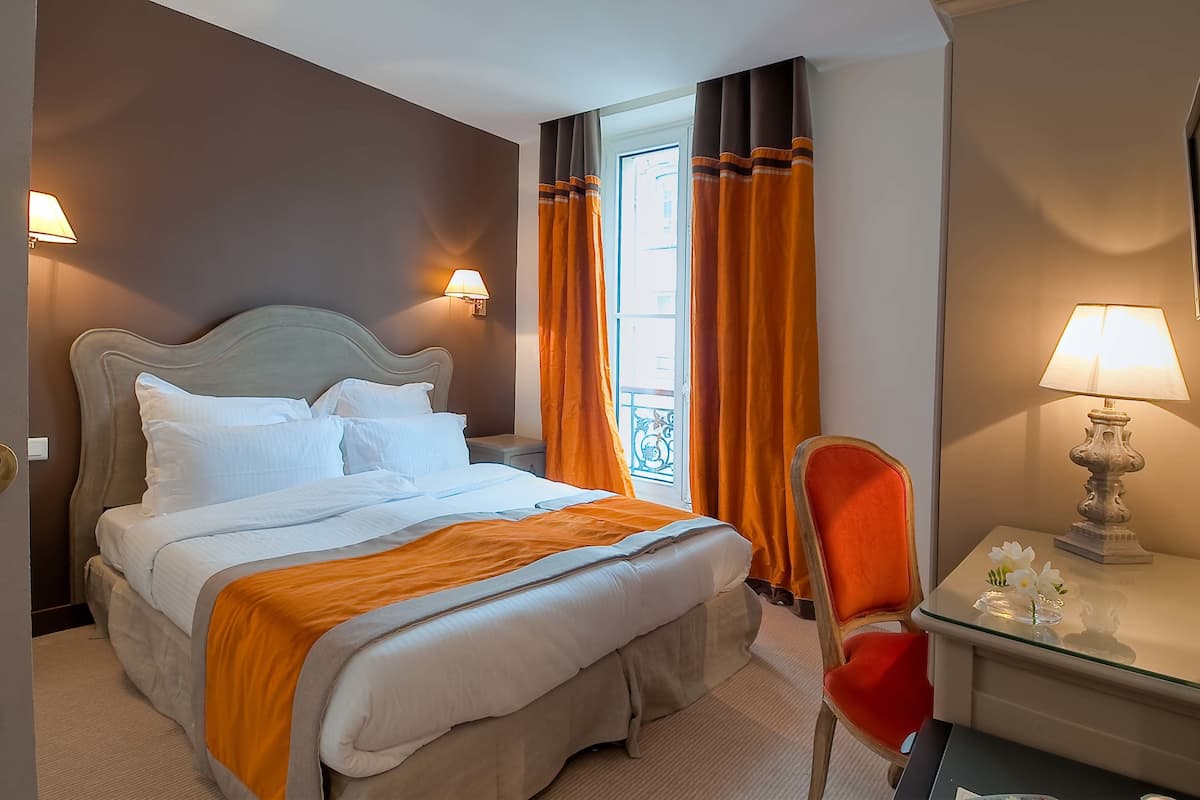 Twin Room | Premium bedding, minibar, in-room safe, desk