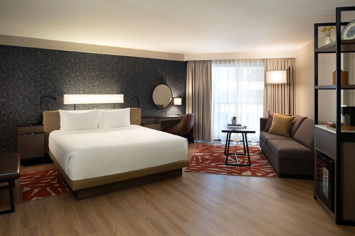 Room, 1 Katil Raja (King), Corner | Peralatan tempat tidur premium, gebar bulu kapas, tilam berlapik