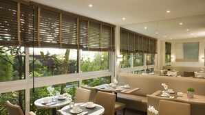 Daily buffet breakfast for a fee - Hotel Floride Etoile (Paris)