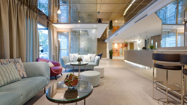 Lobby sitting area - Hotel Floride Etoile (Paris)