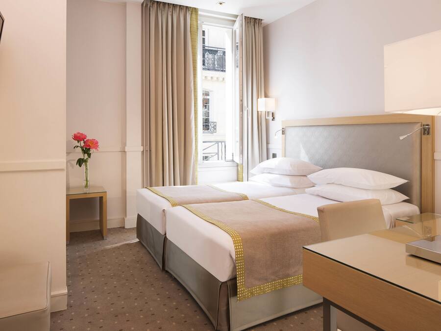 Club Twin Room | Street view