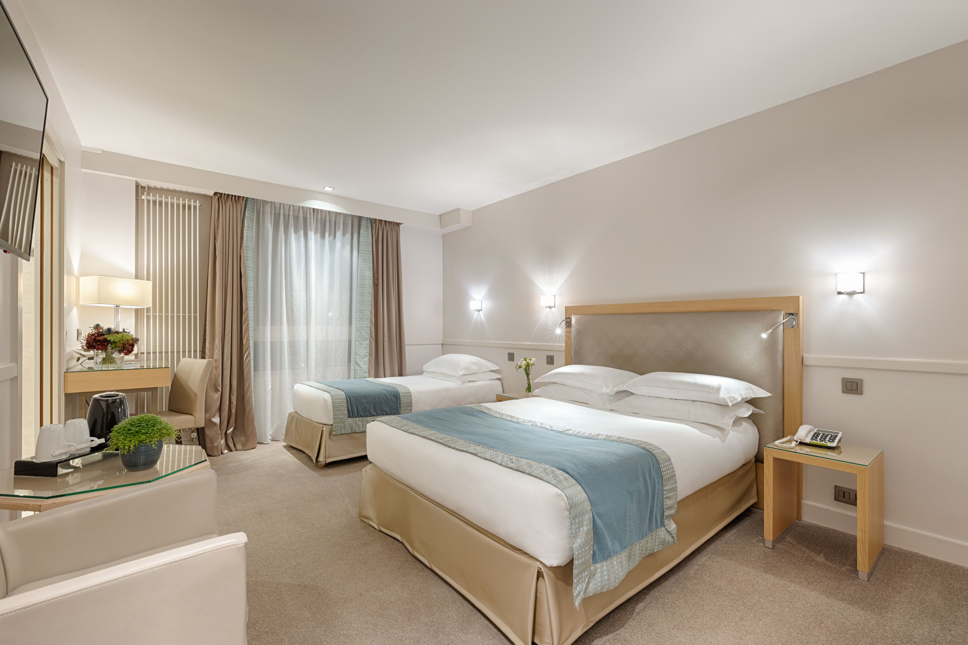 triple room | 1 bedroom, premium bedding, minibar, in-room safe