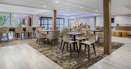 SureStay Plus Hotel by Best Western Chicago Lombard