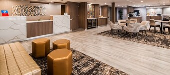 SureStay Plus Hotel by Best Western Chicago Lombard