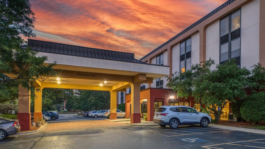 SureStay Plus Hotel by Best Western Chicago Lombard
