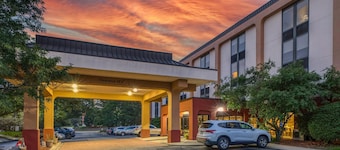 SureStay Plus Hotel by Best Western Chicago Lombard