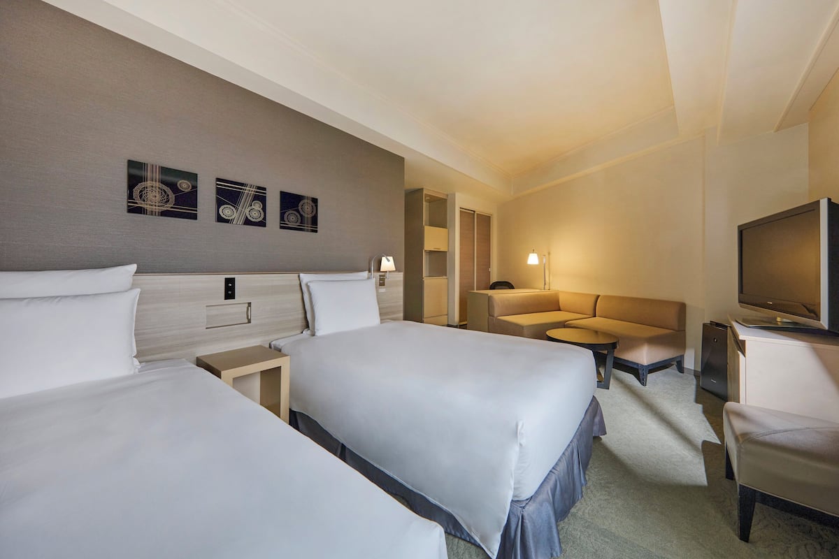 Habitación Premium, 2 camas individuales | Ropa de cama de alta calidad, edredón y minibar