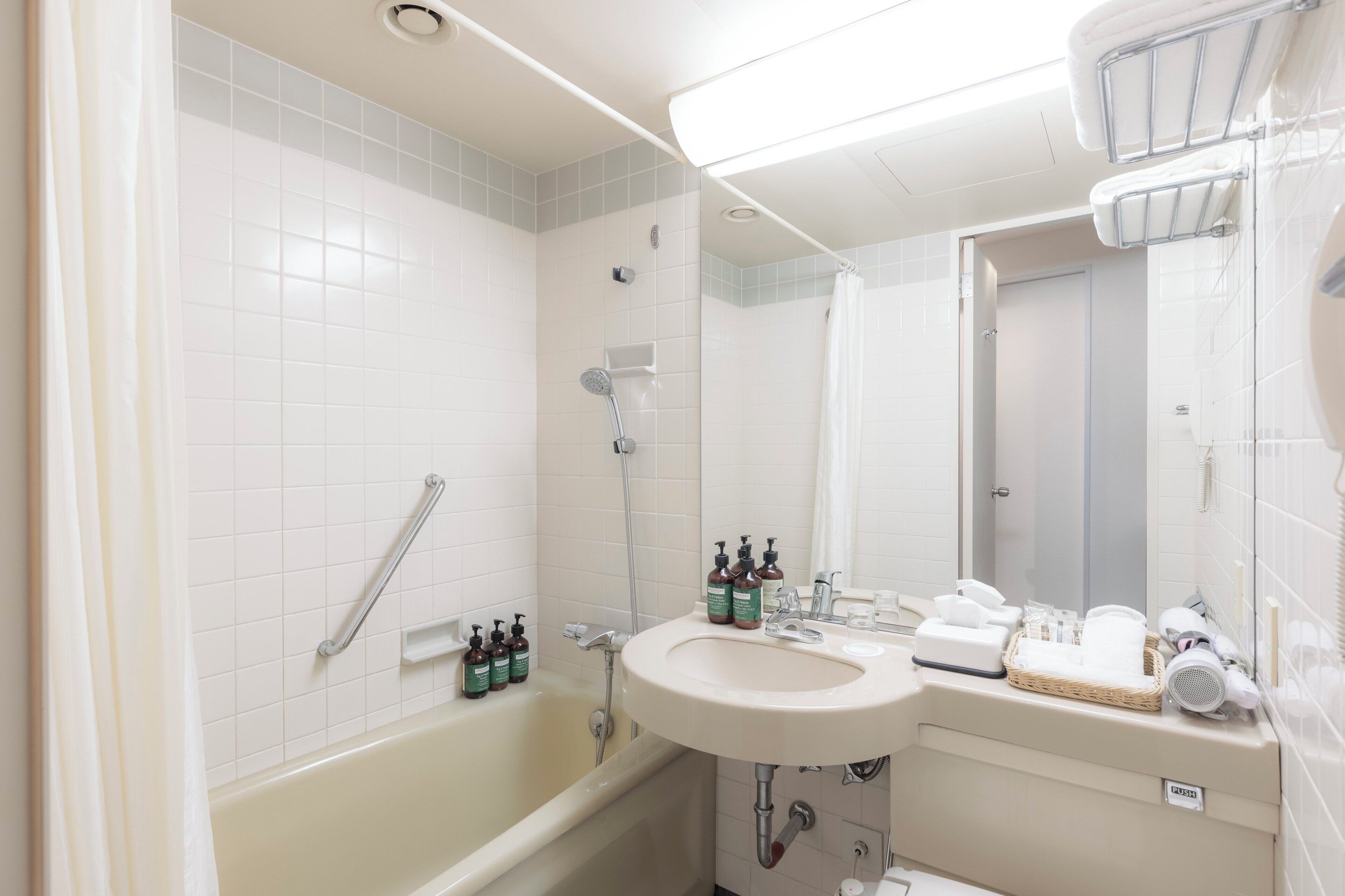 standard room, 1 single bed | bathroom | free toiletries, hair dryer, slippers, bidet