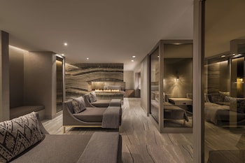 Couples treatment rooms, hot tub, steam room, body treatments at The Phoenician, a Luxury Collection Resort, Scottsdale