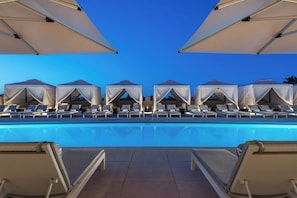 9 outdoor pools, cabanas (surcharge), pool umbrellas - The Phoenician, a Luxury Collection Resort, Scottsdale (Paradise Valley)