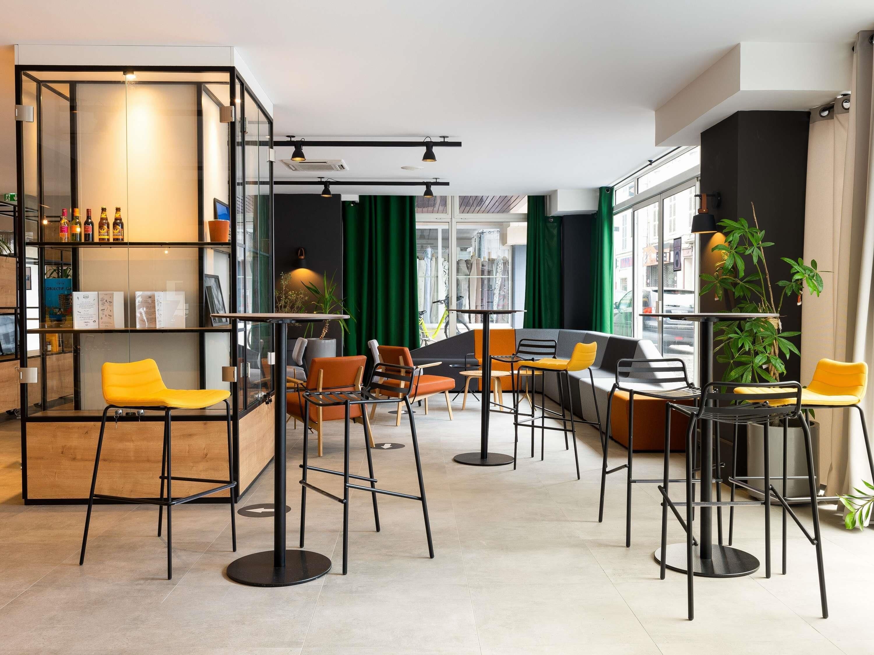 Bar (in der Unterkunft)