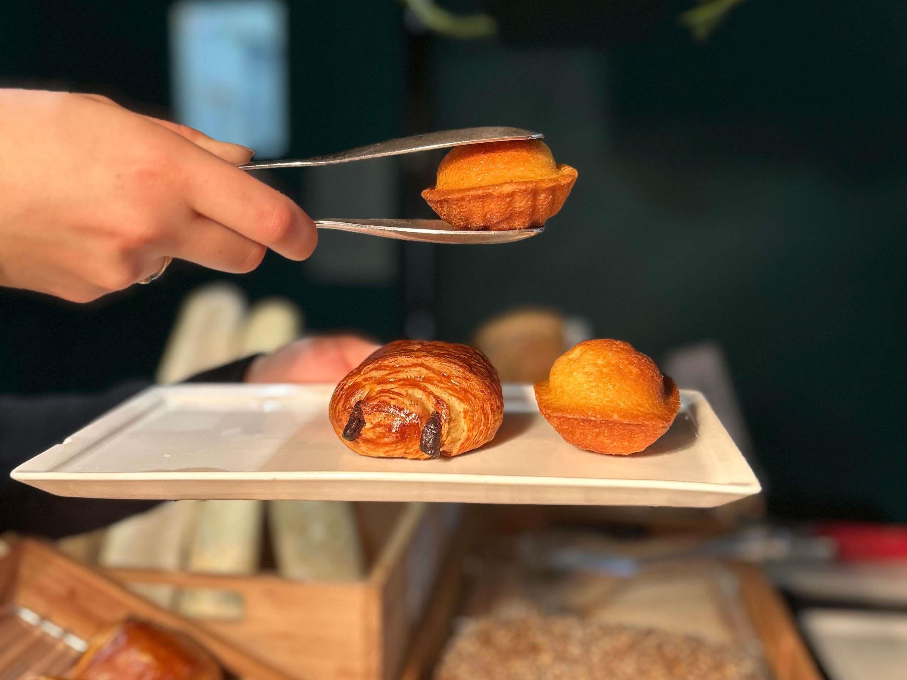 Petit déjeuner buffet servi tous les jours en supplément