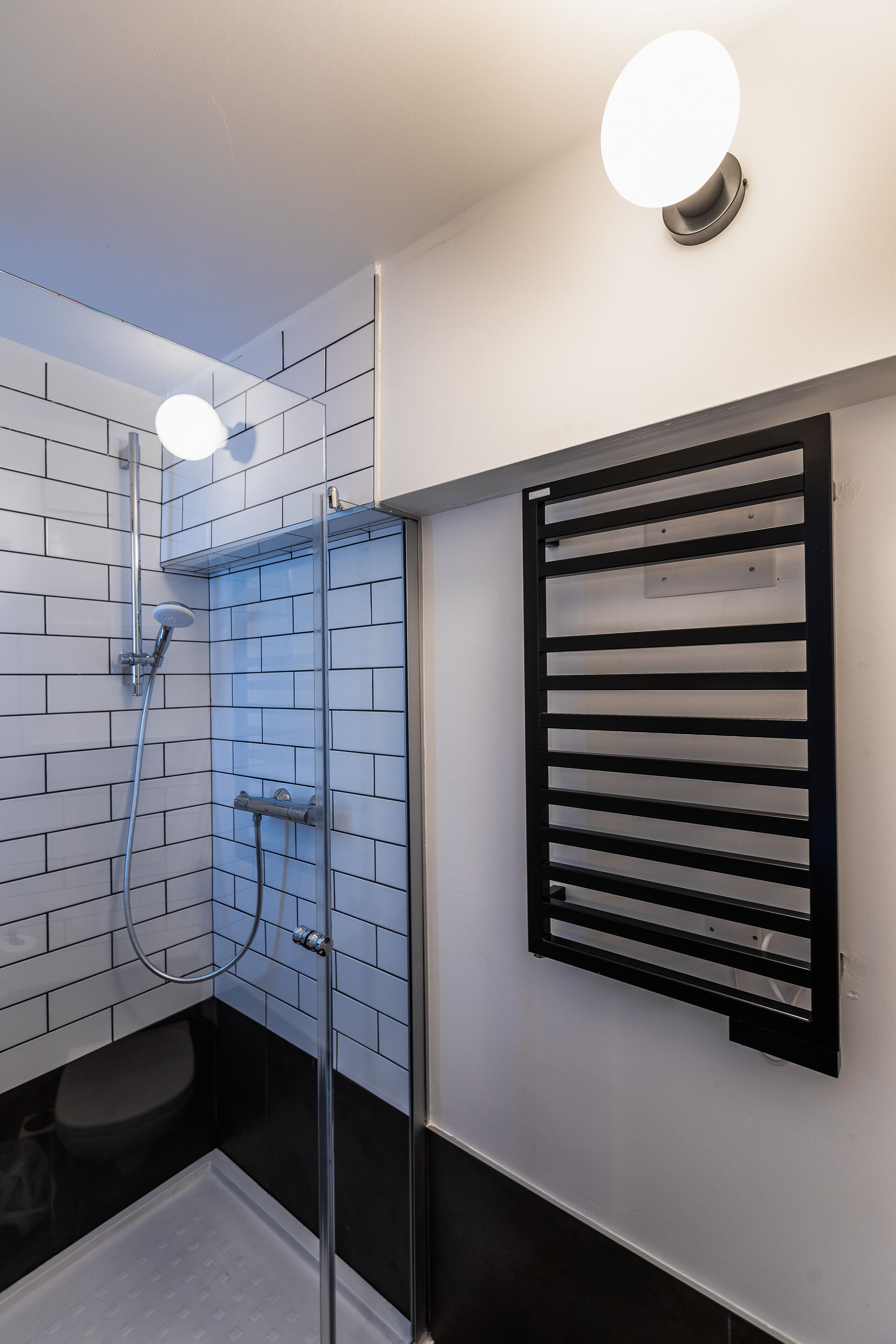 Standardzimmer, 1 Doppelbett | Badezimmer | Dusche, umweltfreundliche Kosmetikartikel, Haartrockner, Handtücher