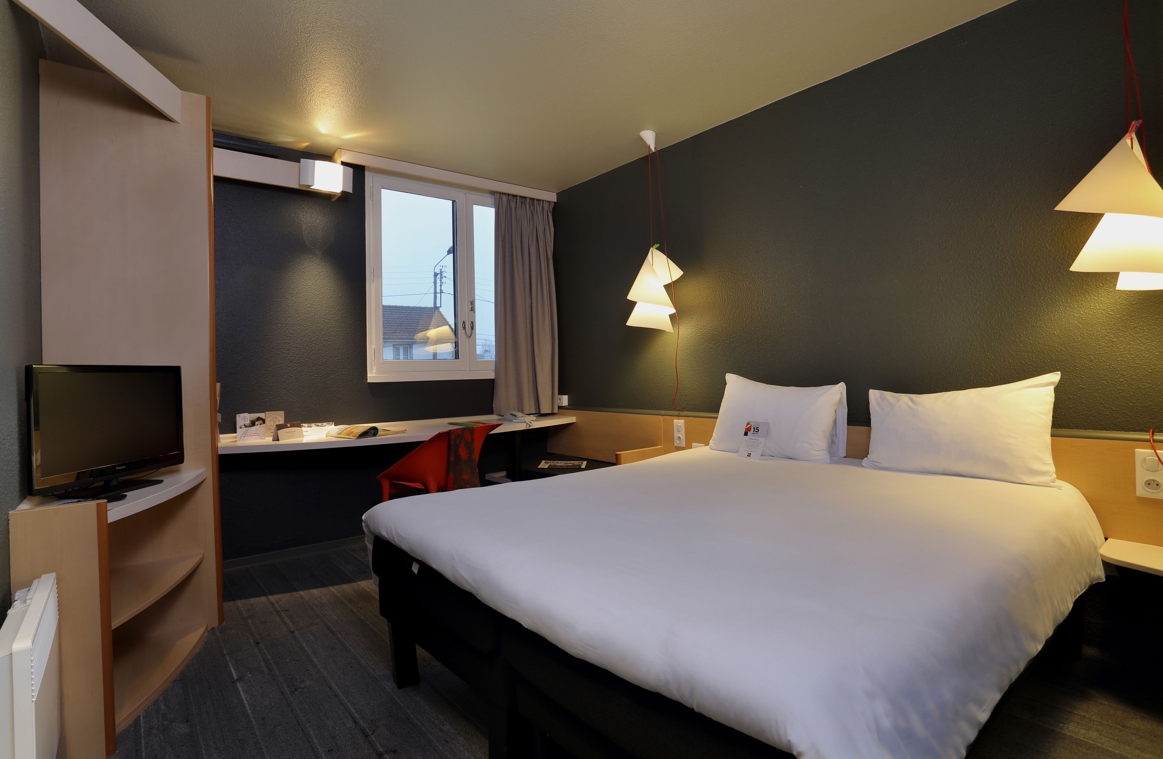 standard room, 1 double bed | premium bedding, desk, laptop workspace, soundproofing