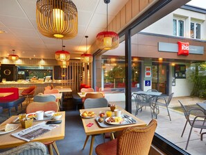 Daily buffet breakfast (EUR 13.90 per person)