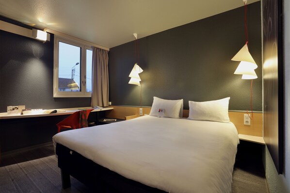 Double or Twin Room | Premium bedding, desk, laptop workspace, soundproofing