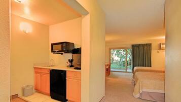 Premium bedding, desk, blackout drapes, rollaway beds