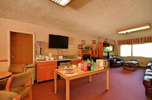 Free daily continental breakfast