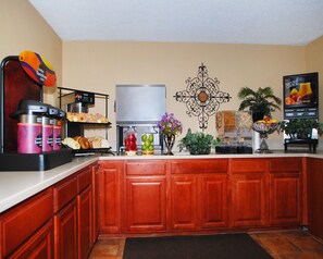 Free daily continental breakfast