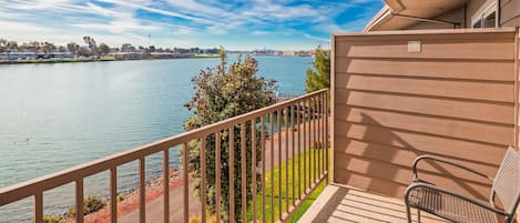 Traditional Room, 1 King Bed, Water View | Balcony view