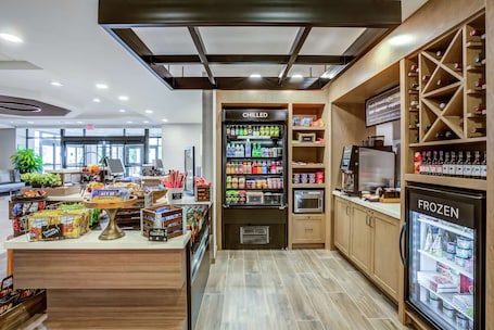 Se sirven desayunos y cenas, cocina americana. Hilton Garden Inn Boston/Waltham