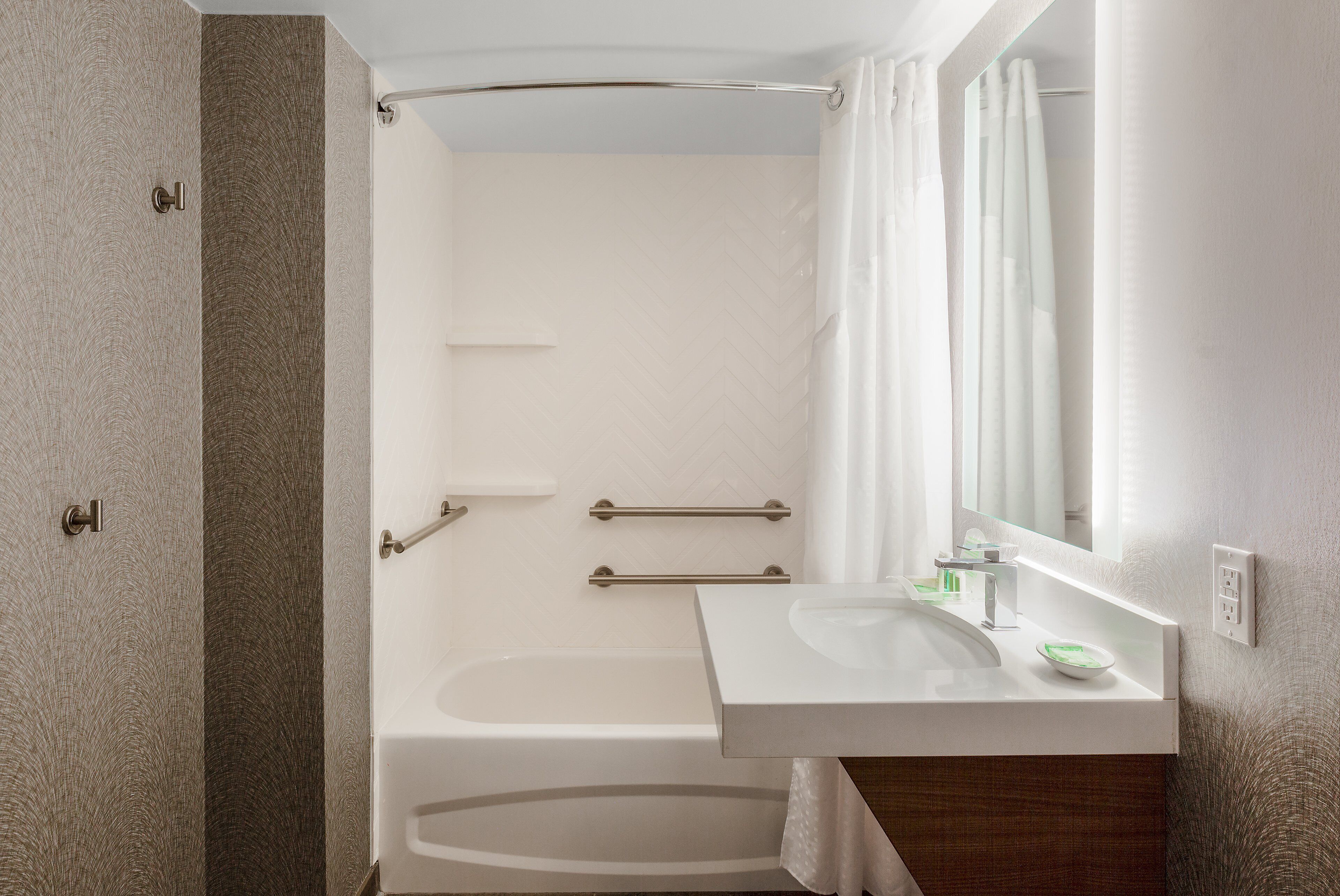 standard room, 2 queen beds, accessible bathtub (communications) | bathroom | combined shower/bathtub, hair dryer, towels